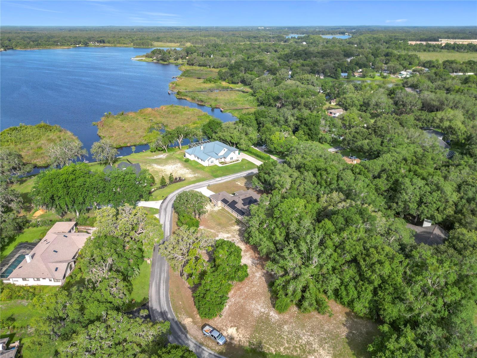 Image 23 of 50 For 9495 Baymeadows Drive