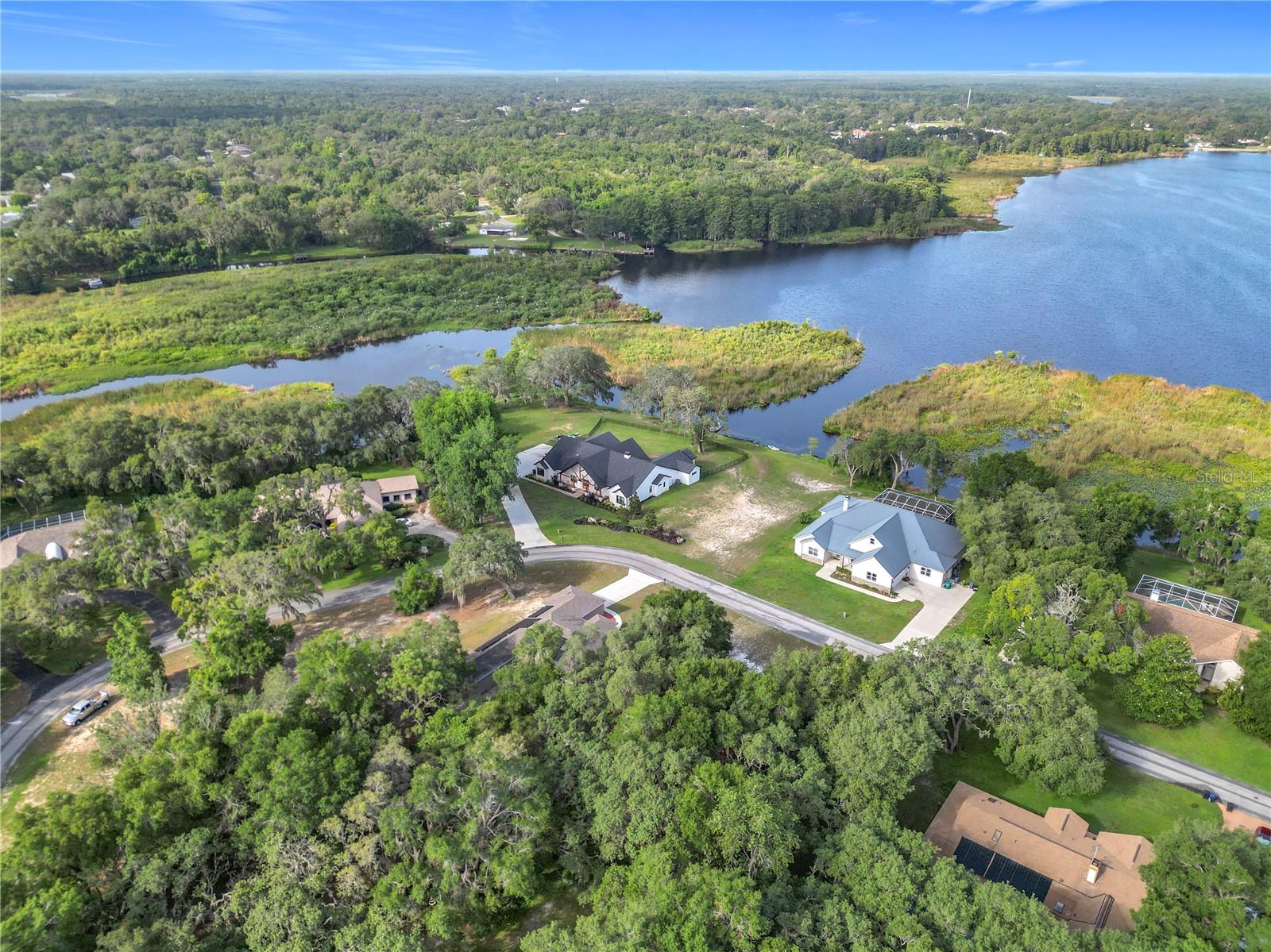 Image 26 of 50 For 9495 Baymeadows Drive