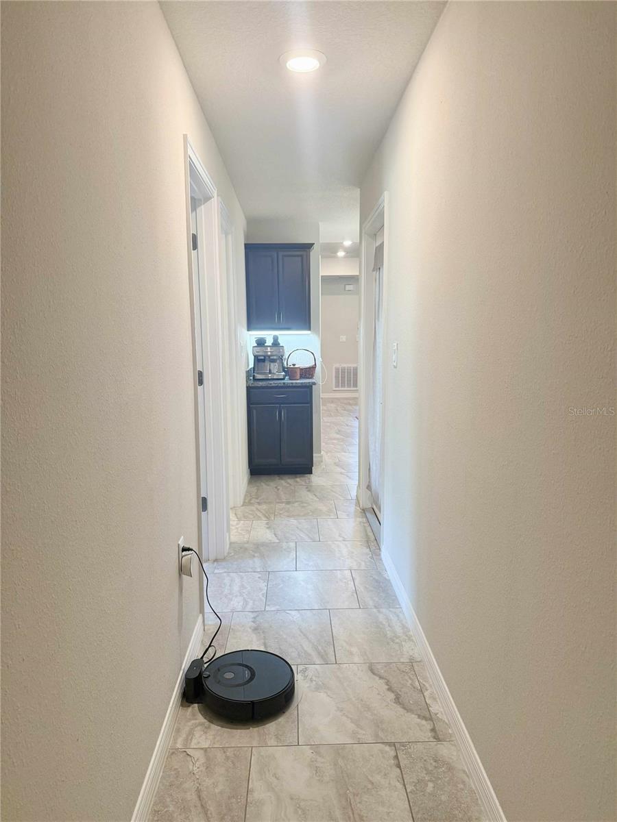 Image 30 of 50 For 9495 Baymeadows Drive