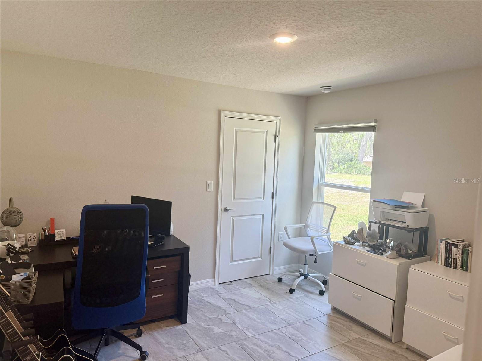 Image 34 of 50 For 9495 Baymeadows Drive