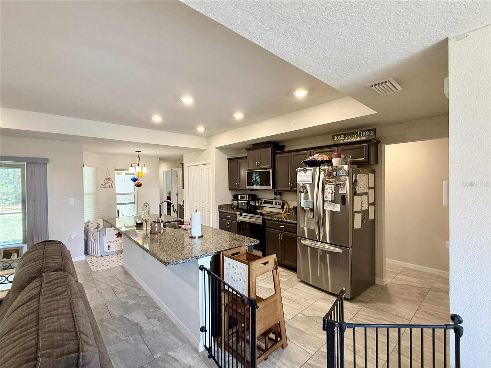 Image 36 of 50 For 9495 Baymeadows Drive