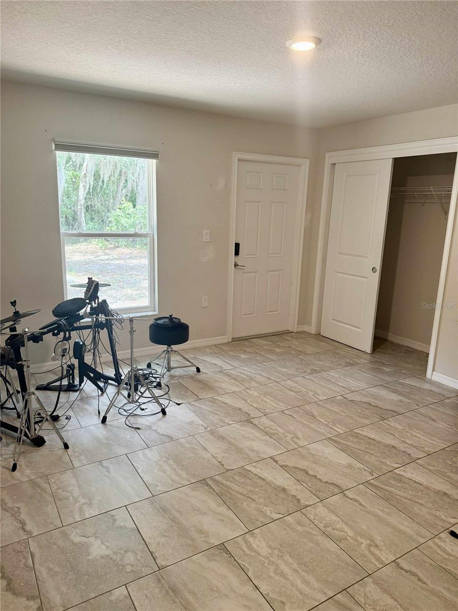 Image 37 of 50 For 9495 Baymeadows Drive