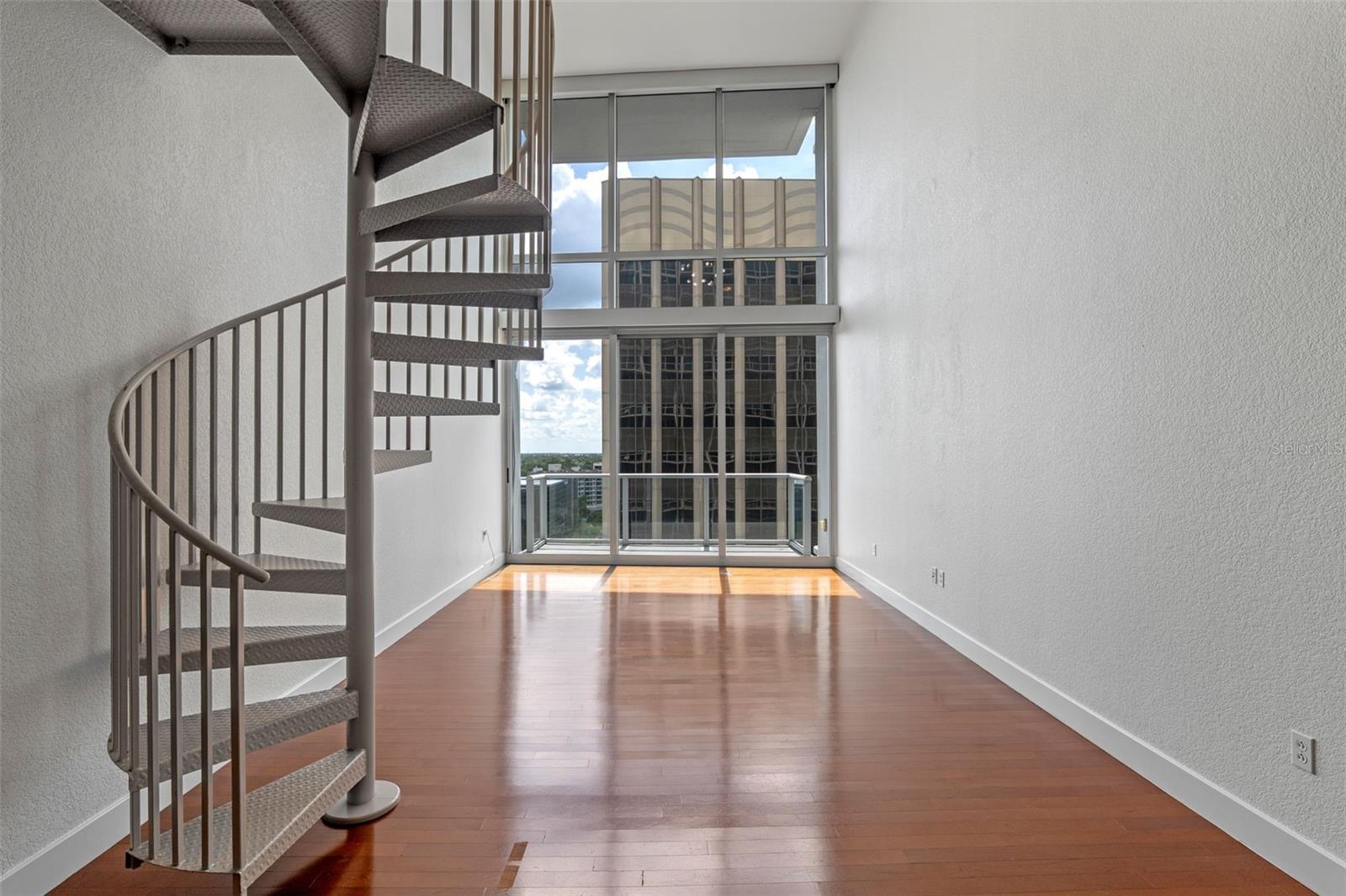 Image 15 of 39 For 150 Robinson Street 1023
