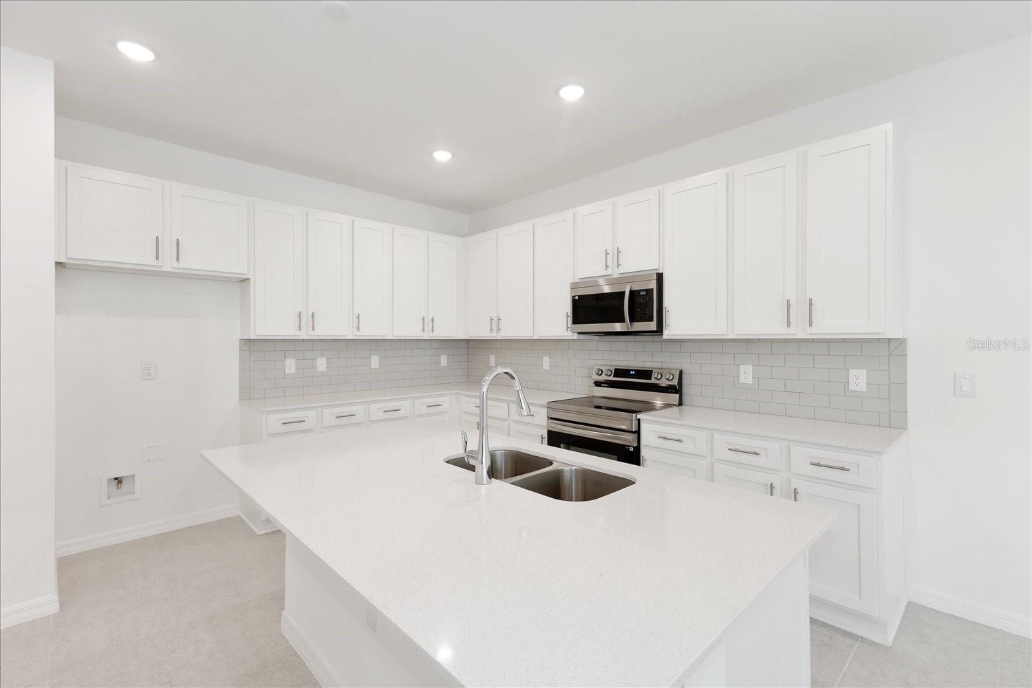 Image 3 of 26 For 17330 Alderwood Lane