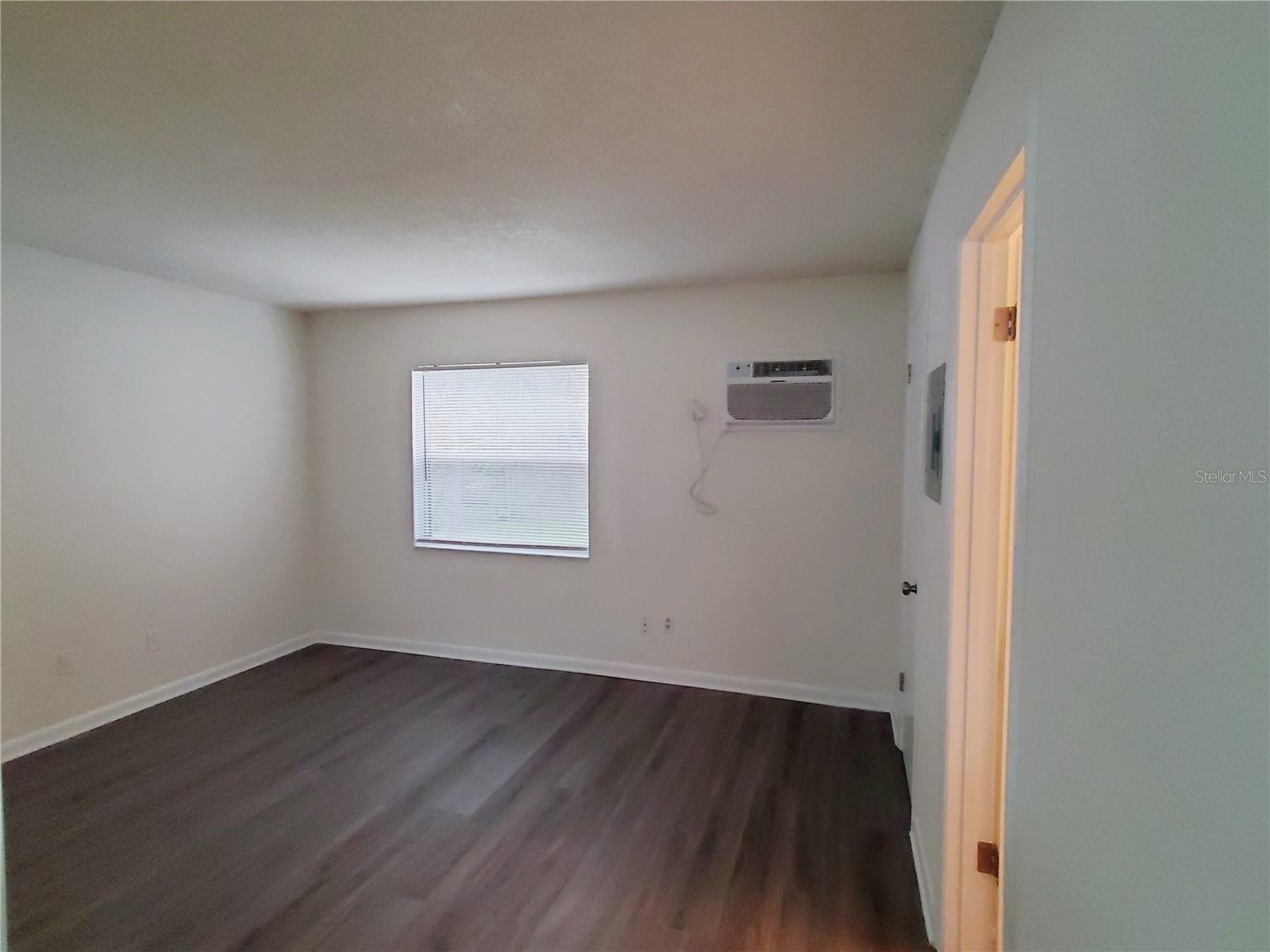 Image 5 of 6 For 5238 Davisson Avenue