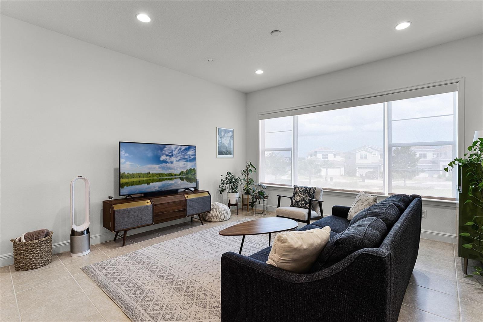 Image 10 of 58 For 10108 Sunnifa Alley