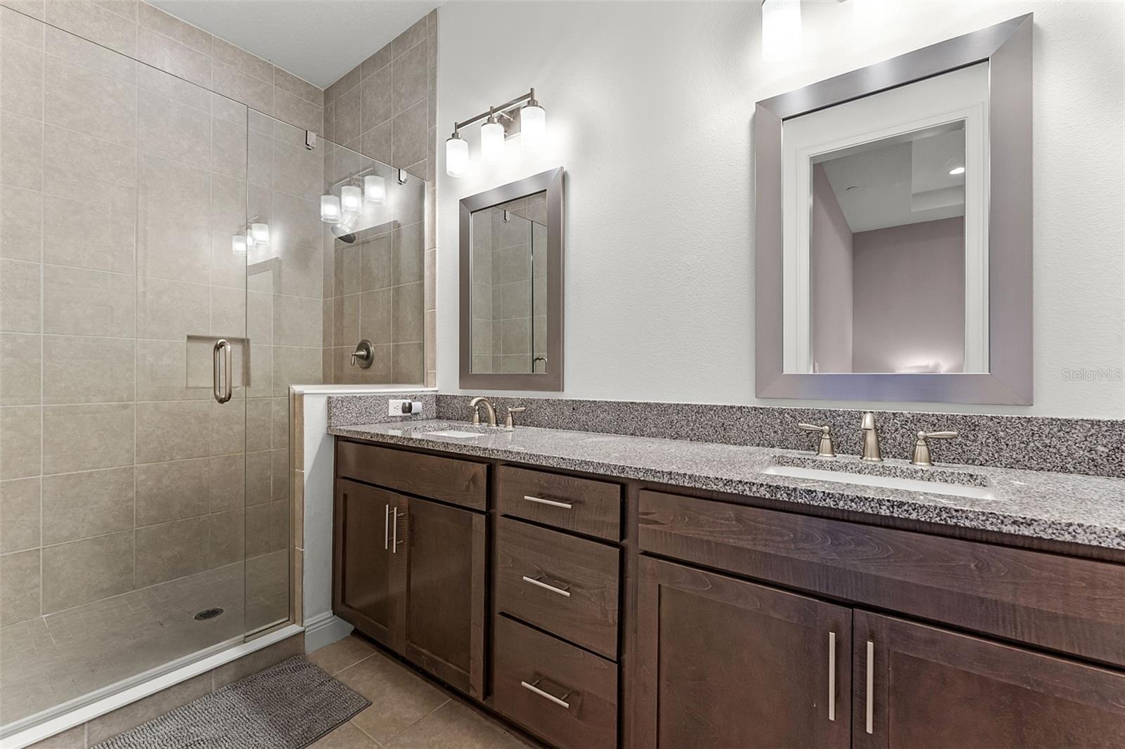 Image 28 of 58 For 10108 Sunnifa Alley