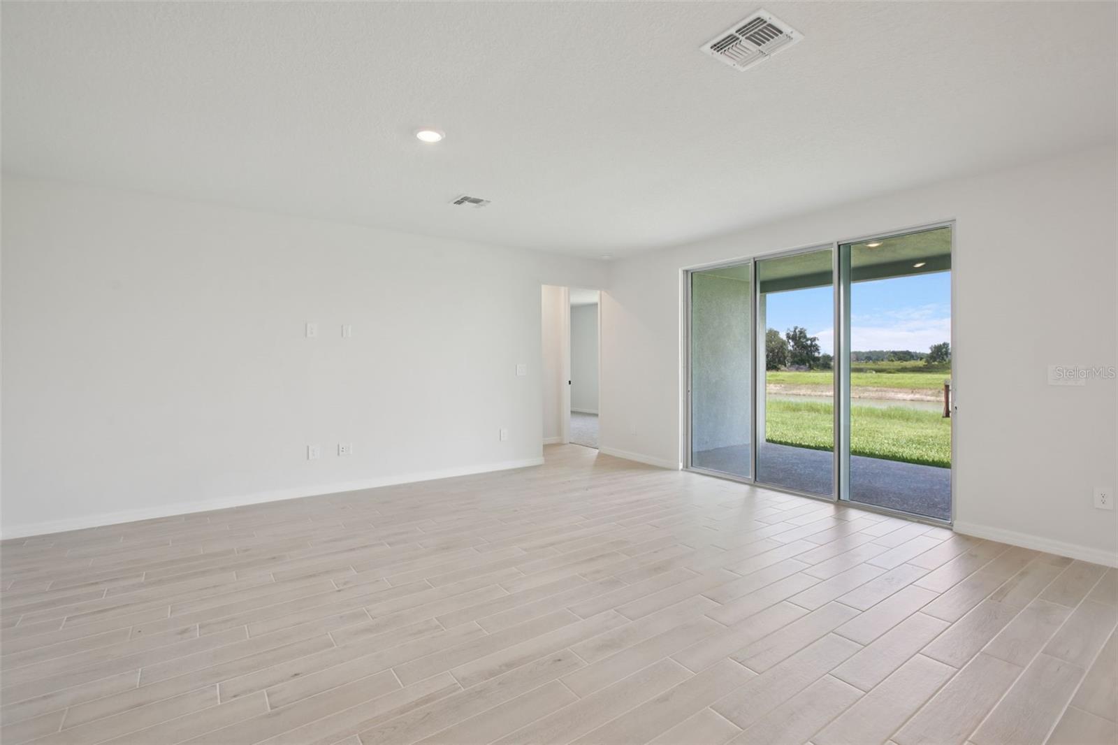 Image 18 of 37 For 1806 Draughton Drive