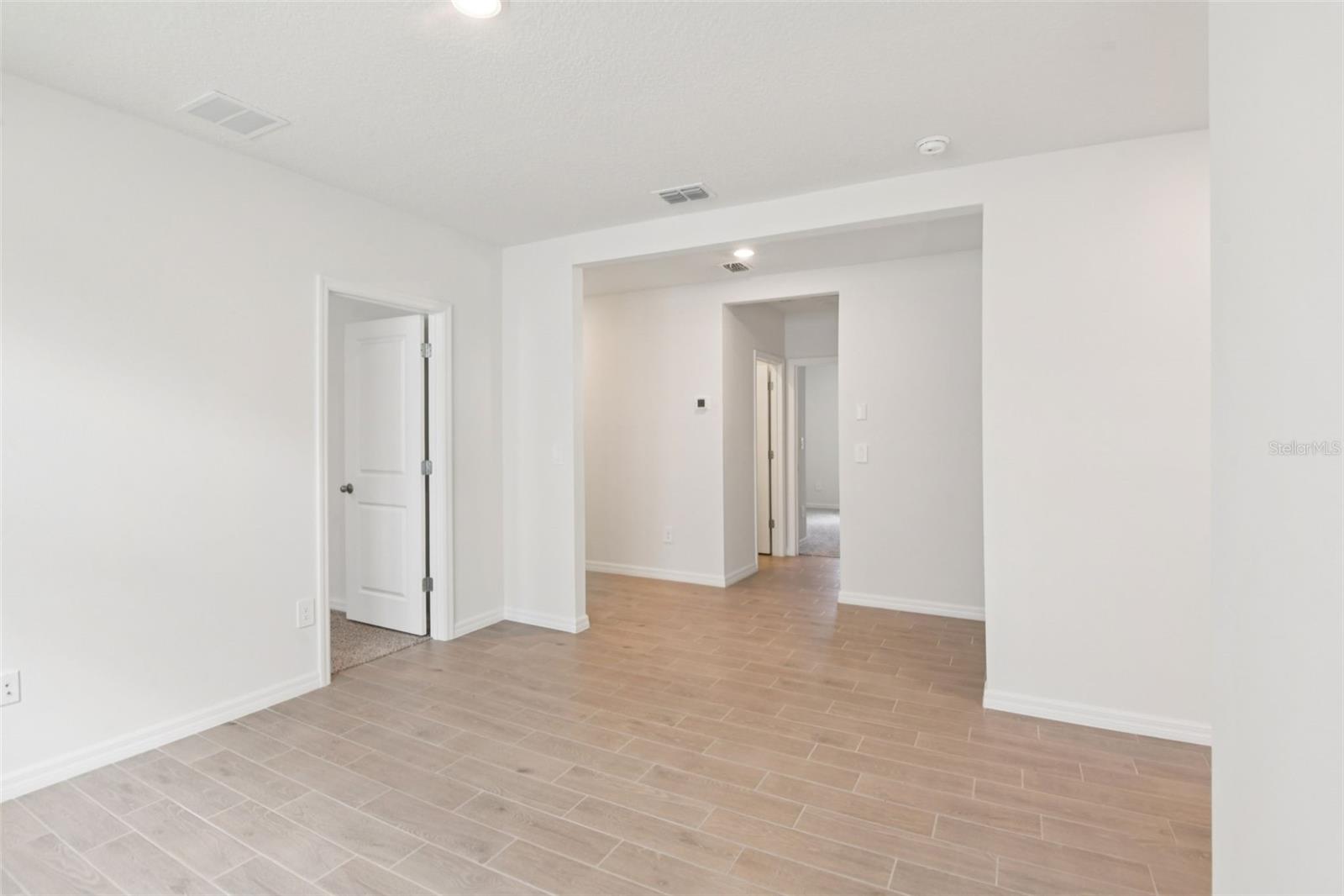 Image 23 of 29 For 1732 Brekey Way