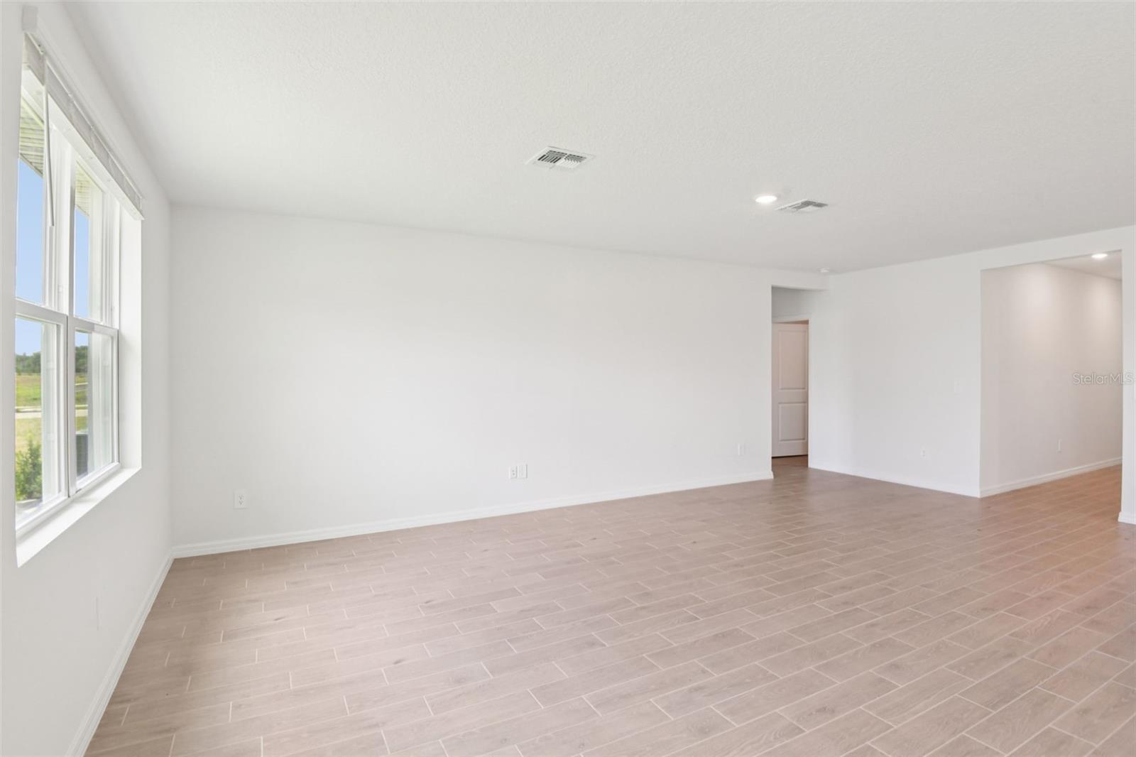 Image 5 of 29 For 1732 Brekey Way
