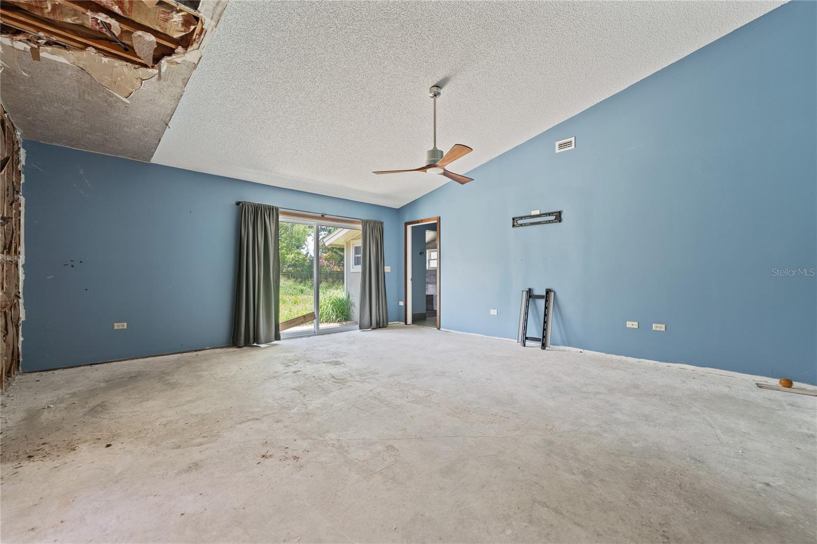 Image 12 of 32 For 8735 Rancho Court