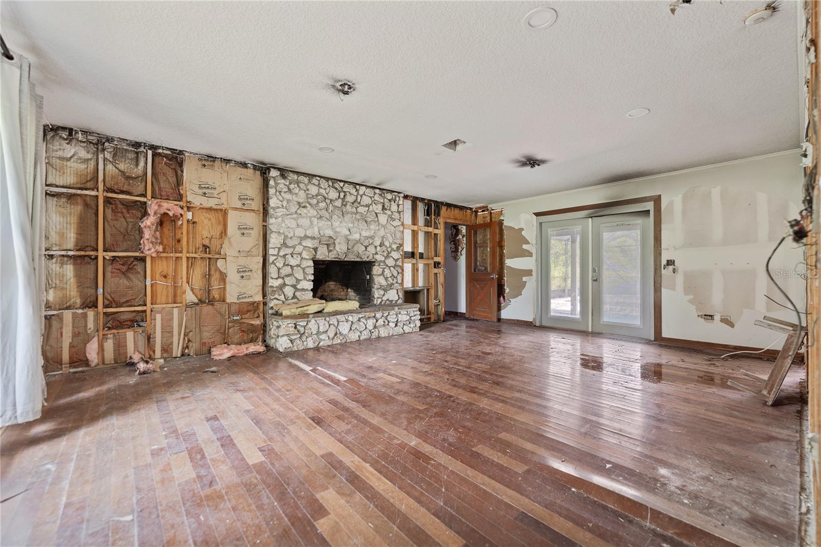 Image 4 of 32 For 8735 Rancho Court