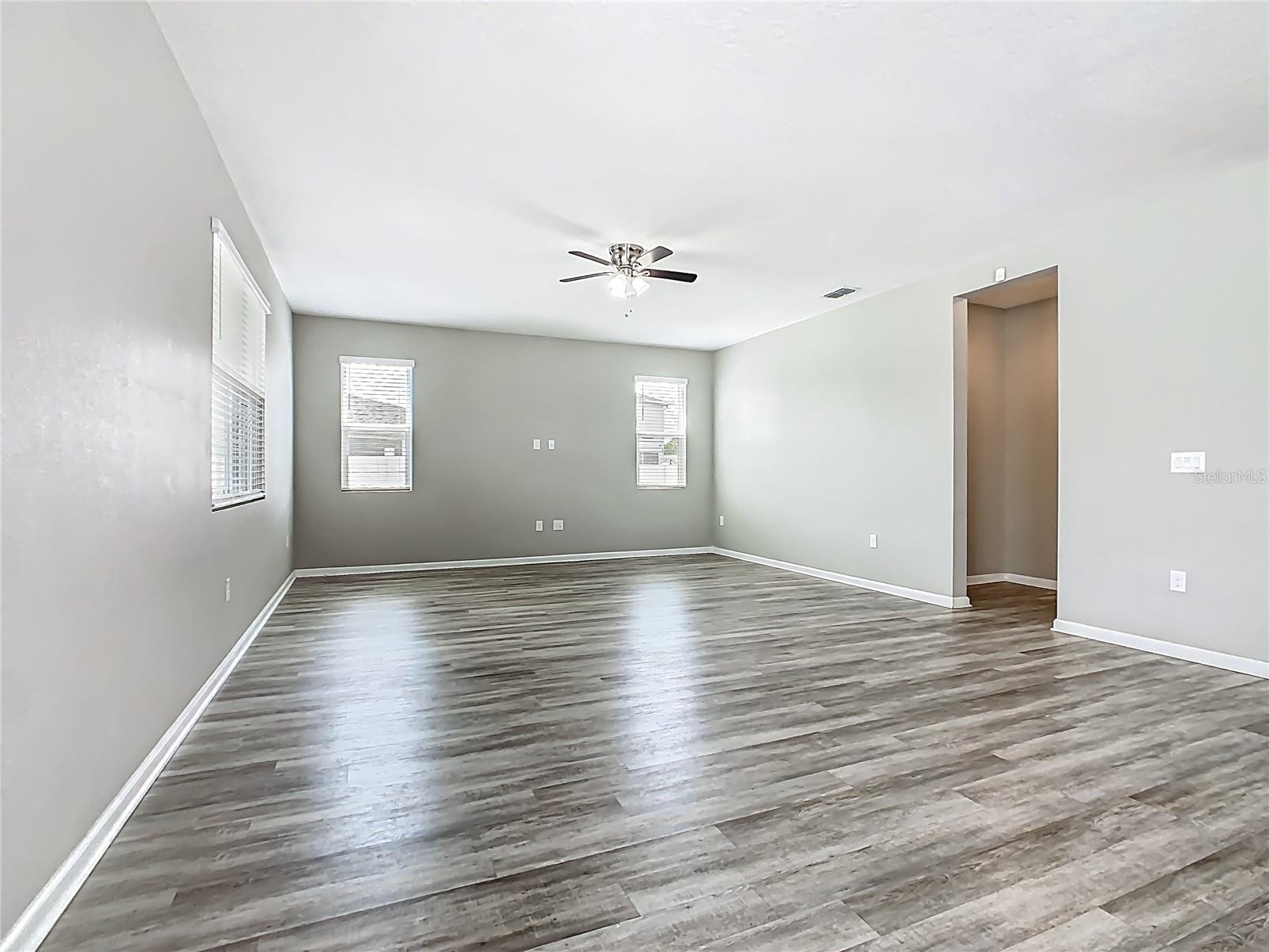 Image 19 of 66 For 242 White Heron Way