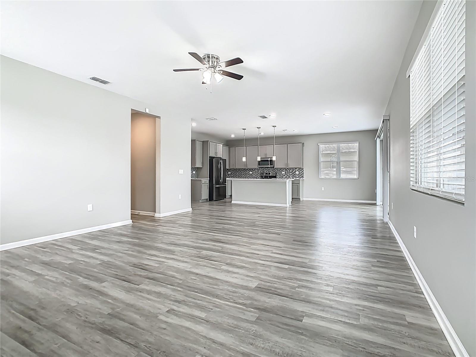 Image 21 of 66 For 242 White Heron Way