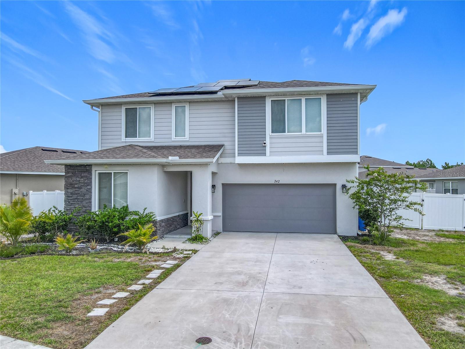 Image 3 of 66 For 242 White Heron Way