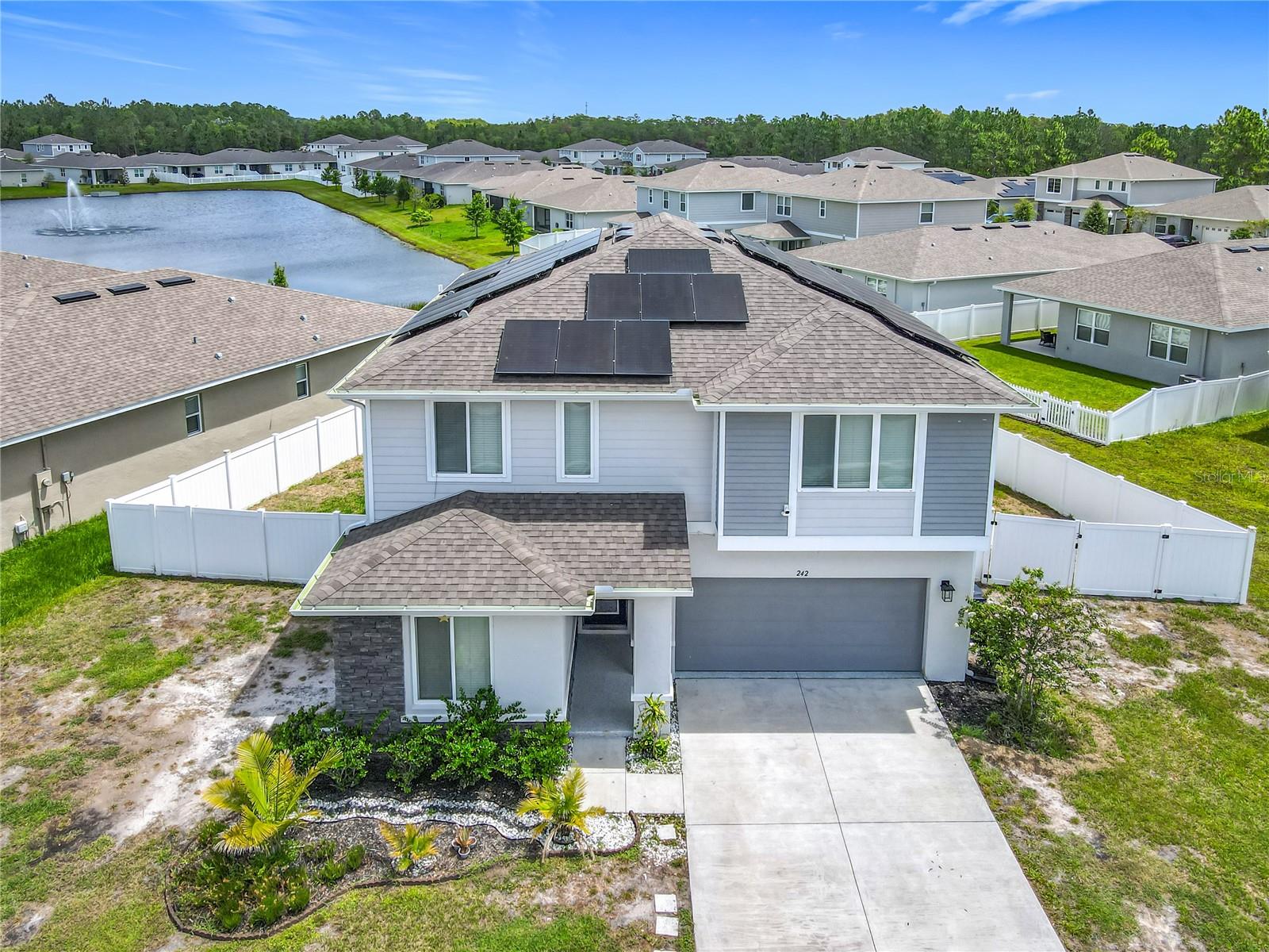 Image 4 of 66 For 242 White Heron Way