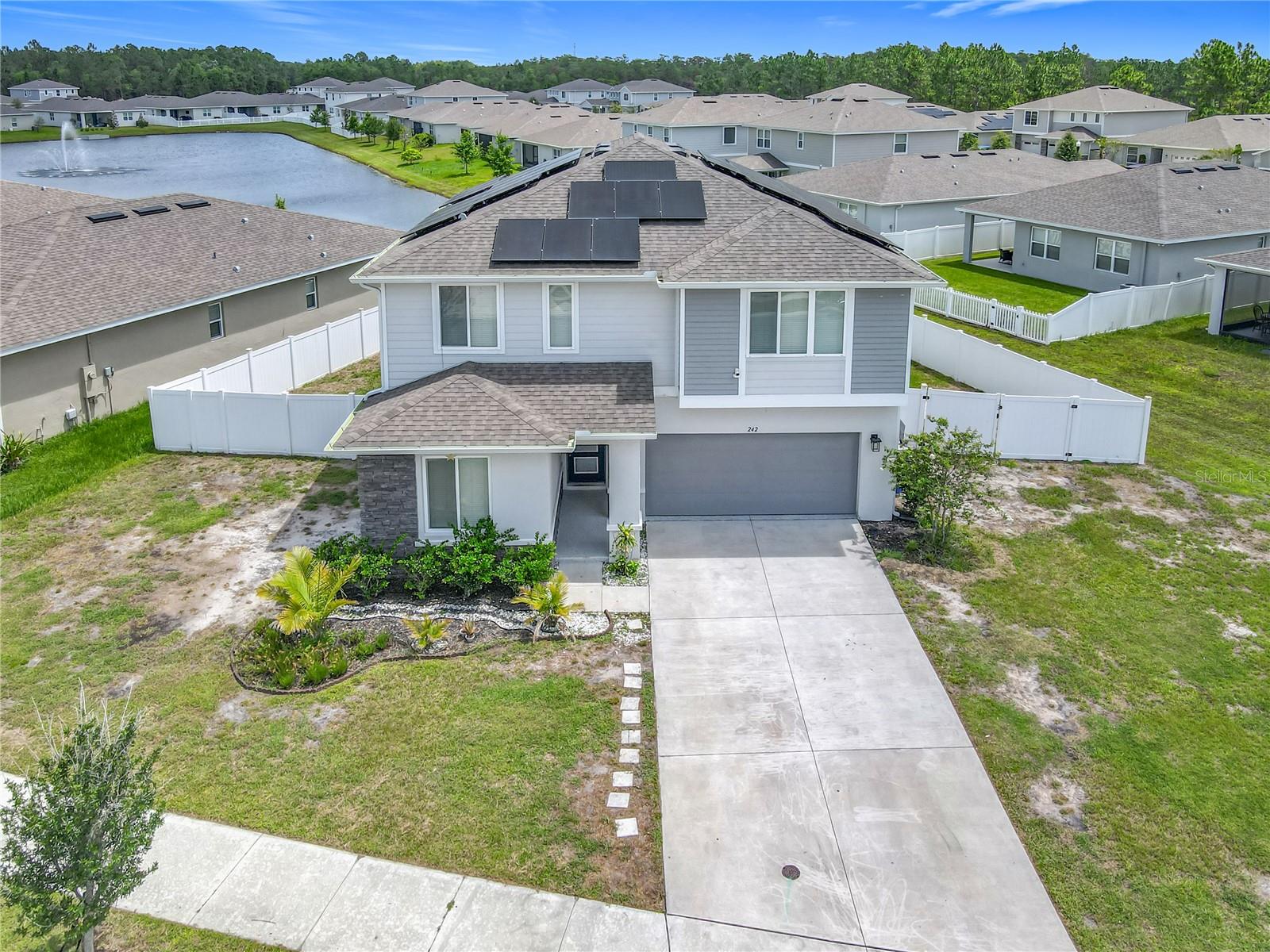 Image 5 of 66 For 242 White Heron Way