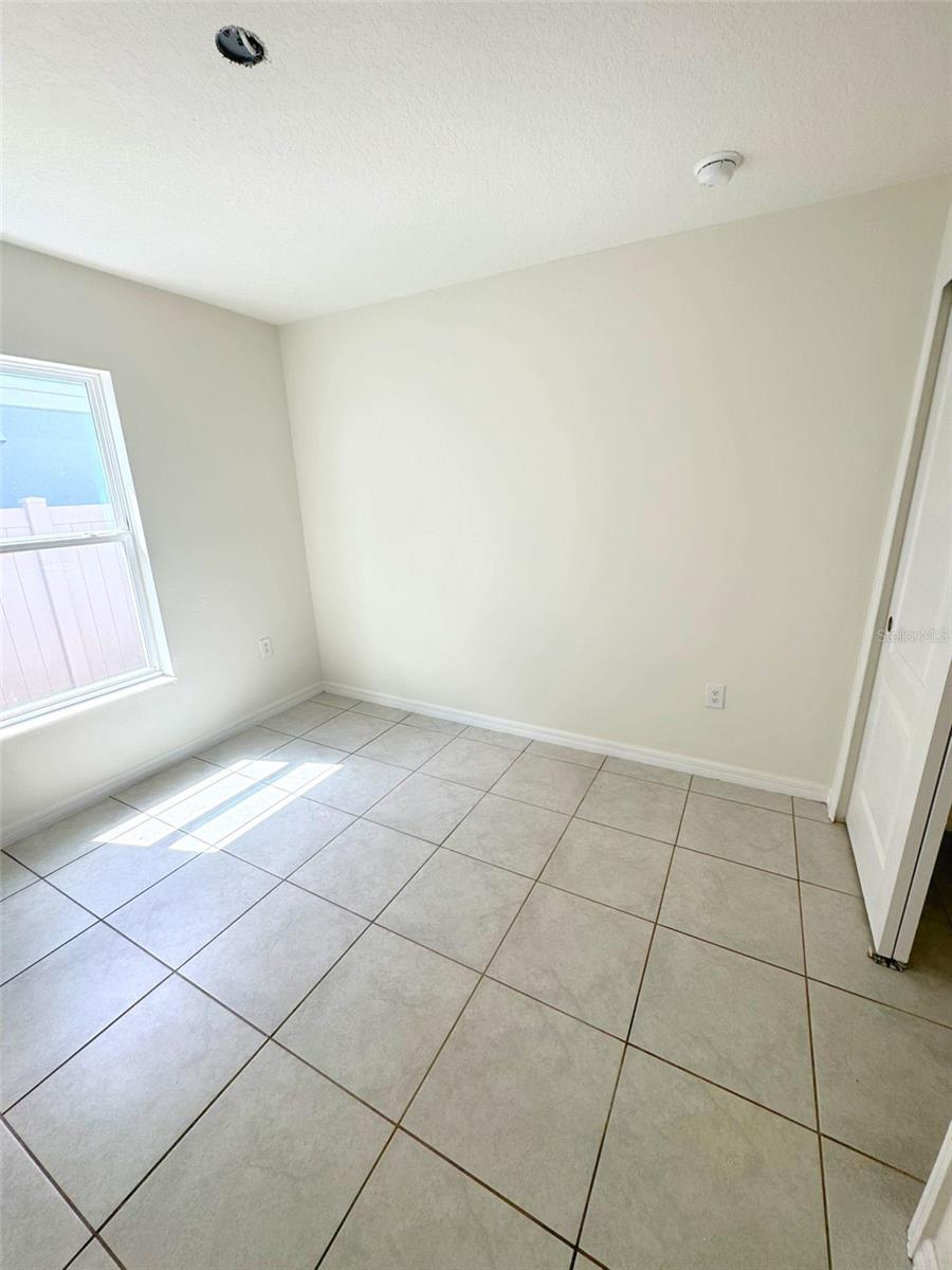 Image 4 of 21 For 1557 Venice Lane