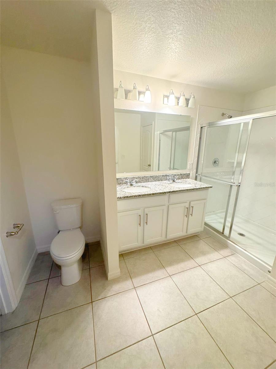Image 5 of 21 For 1557 Venice Lane