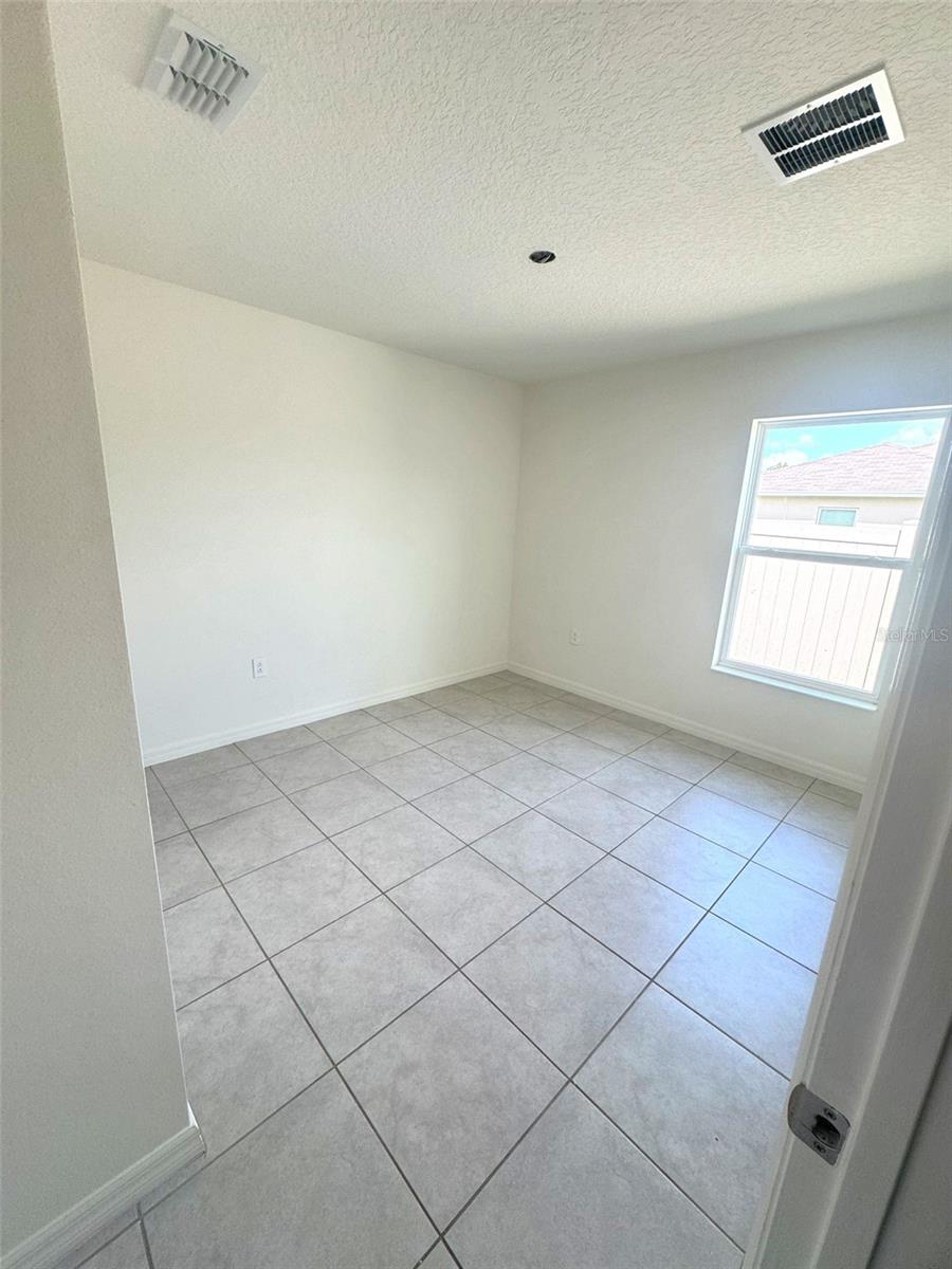 Image 8 of 21 For 1557 Venice Lane