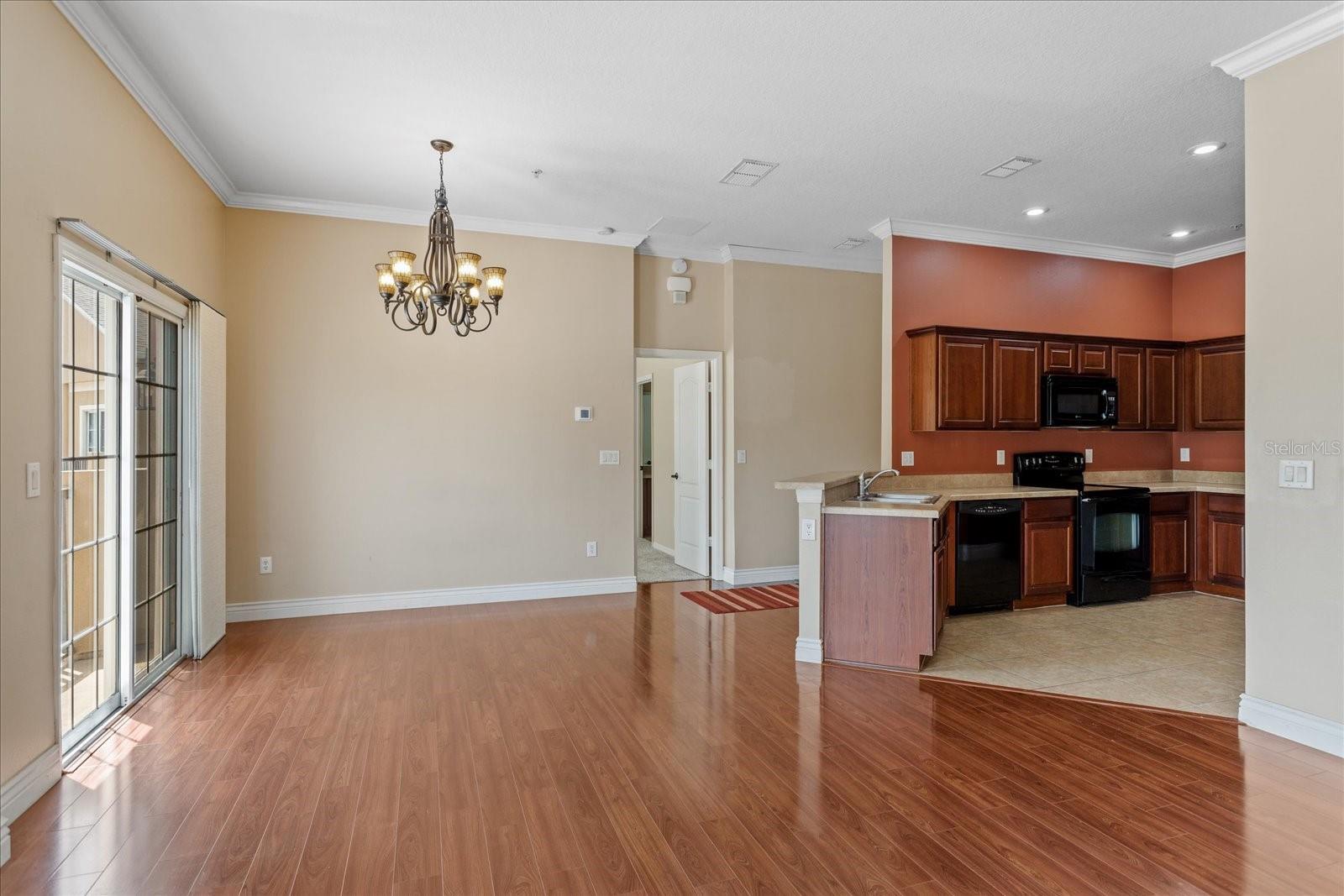 Image 6 of 17 For 1210 San Jacinto Circle