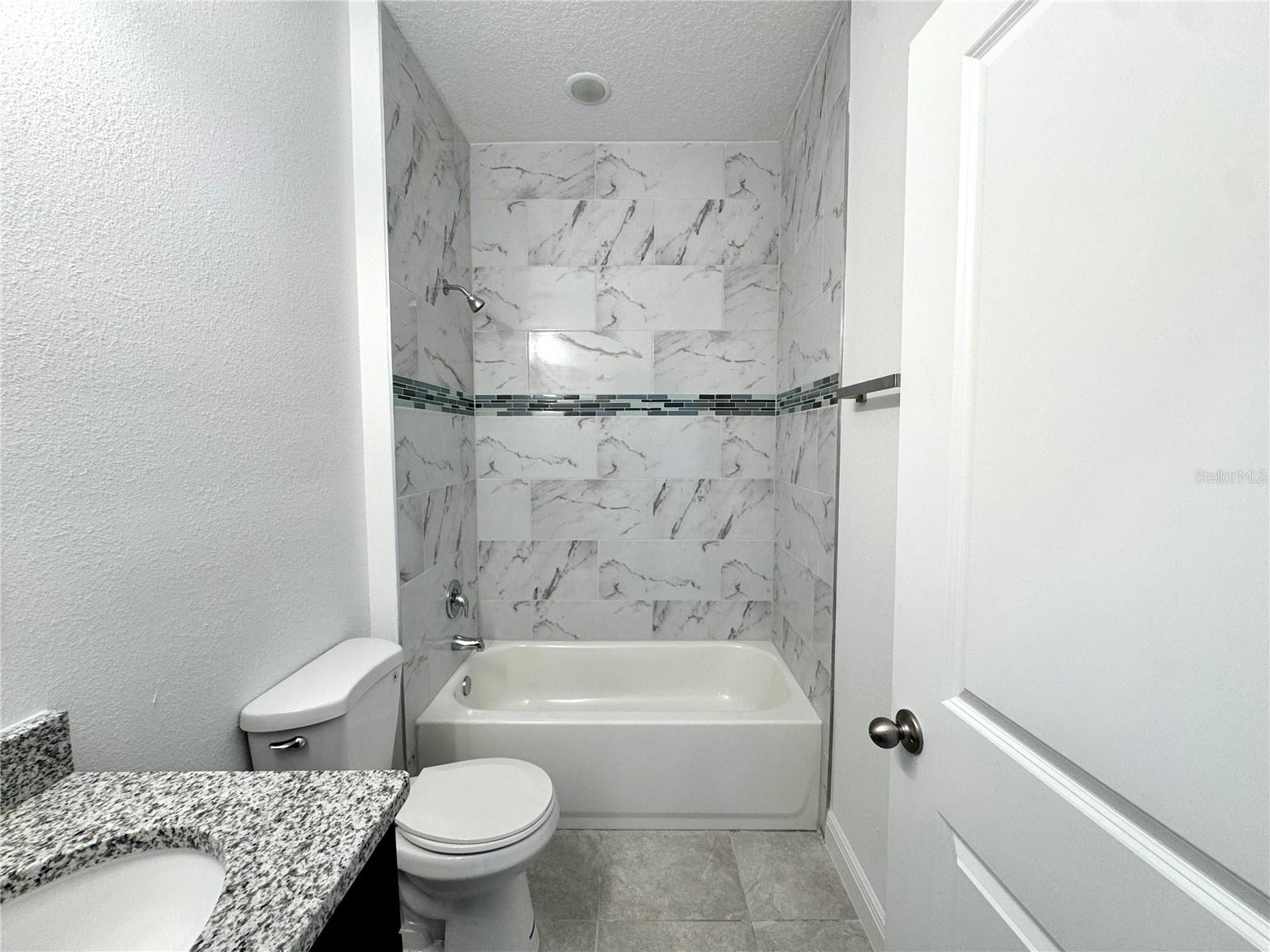 Listing photo id 9 for 10616 Didiscus Drive