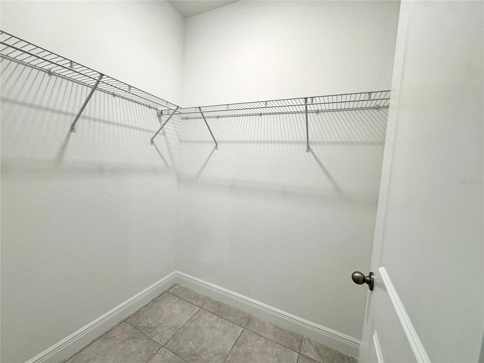 Listing photo id 17 for 10616 Didiscus Drive