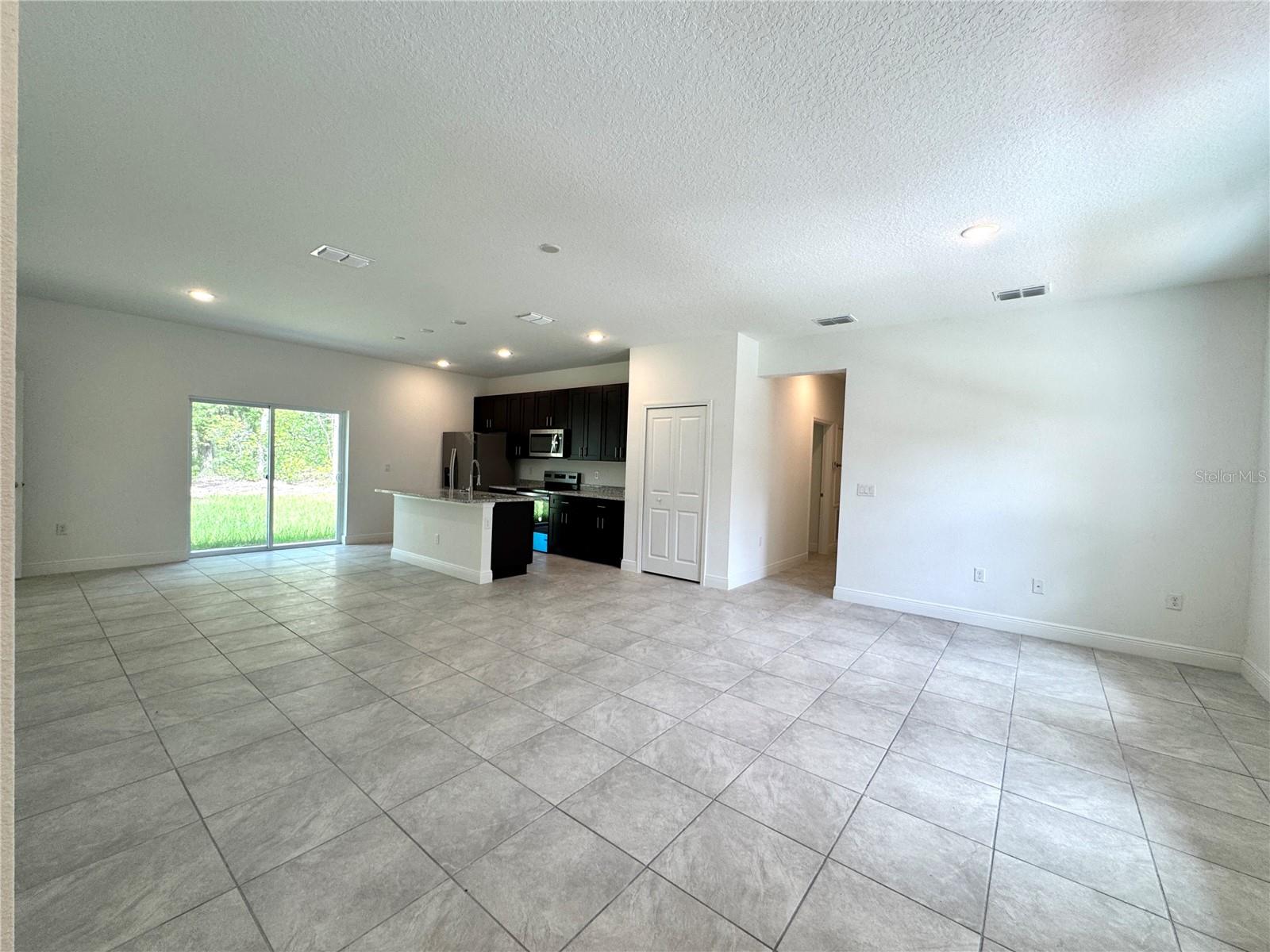 Listing photo id 0 for 10616 Didiscus Drive