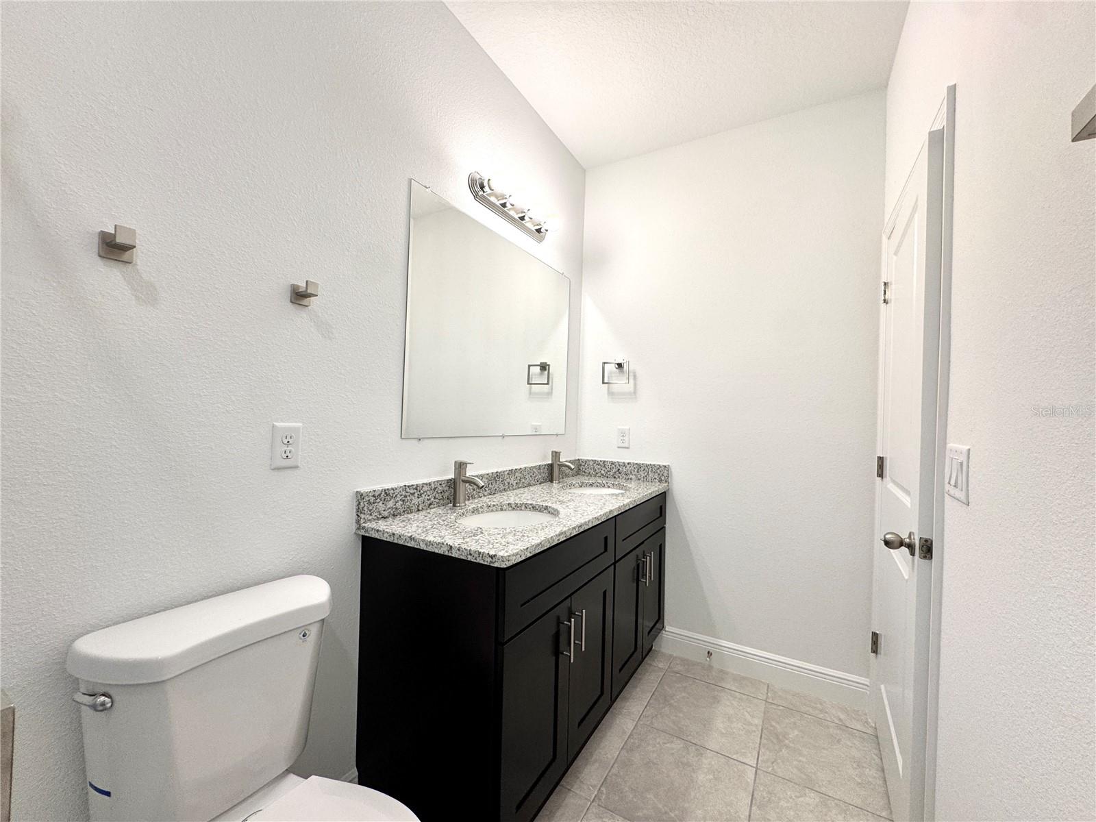 Listing photo id 21 for 10616 Didiscus Drive