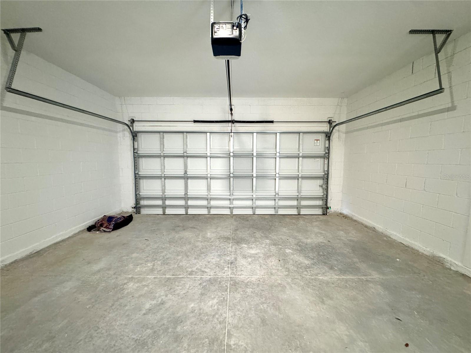 Listing photo id 22 for 10616 Didiscus Drive