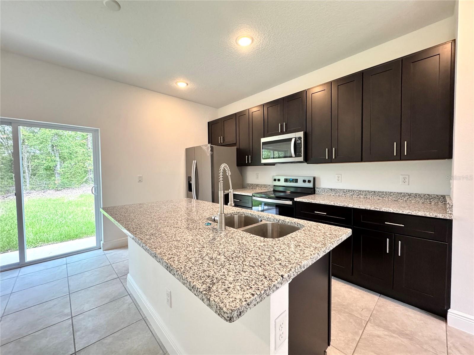 Listing photo id 4 for 10616 Didiscus Drive