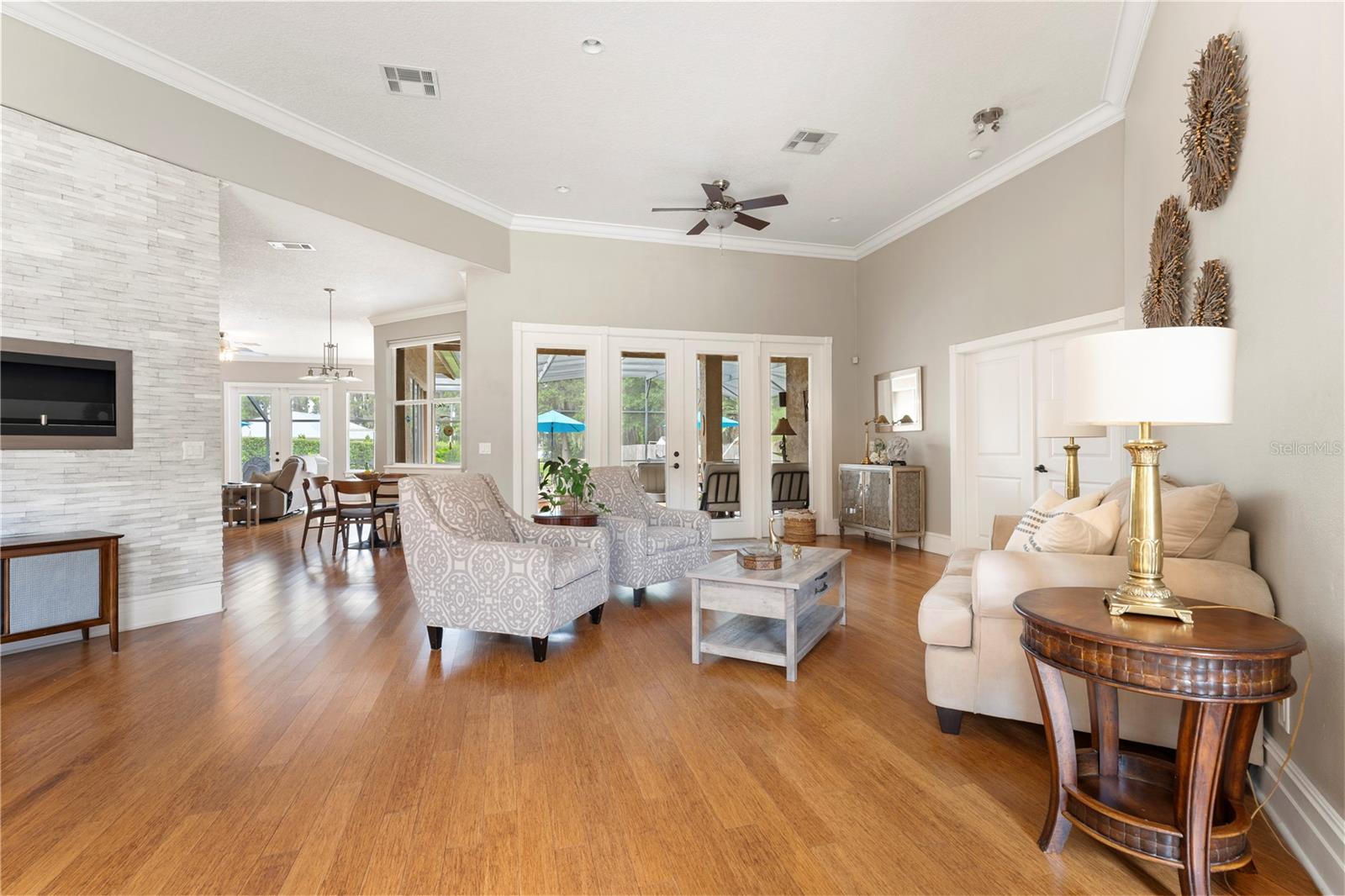 Image 13 of 58 For 6720 Winter Garden Vineland Road
