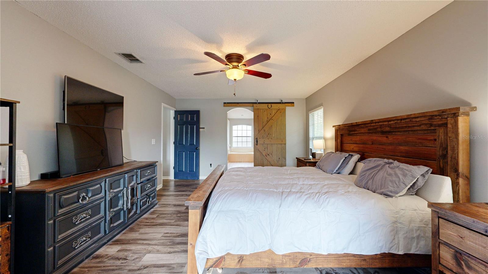 Image 17 of 42 For 1441 Laurel Oak Drive