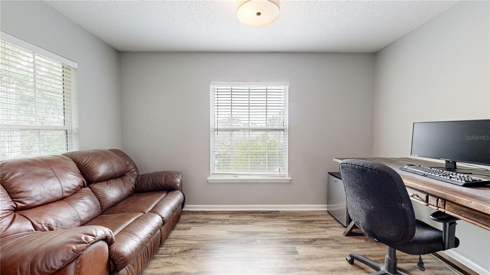 Image 18 of 42 For 1441 Laurel Oak Drive