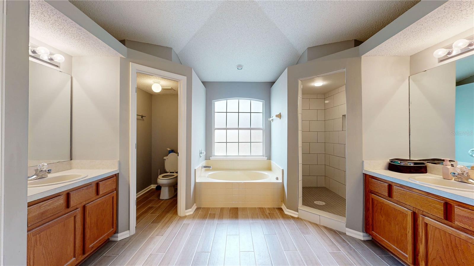 Image 20 of 42 For 1441 Laurel Oak Drive