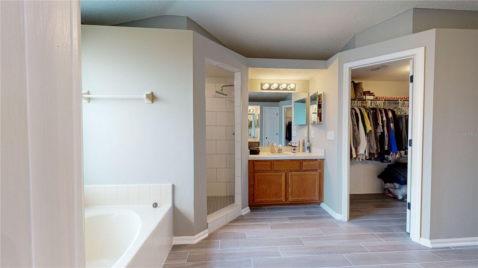 Image 21 of 42 For 1441 Laurel Oak Drive