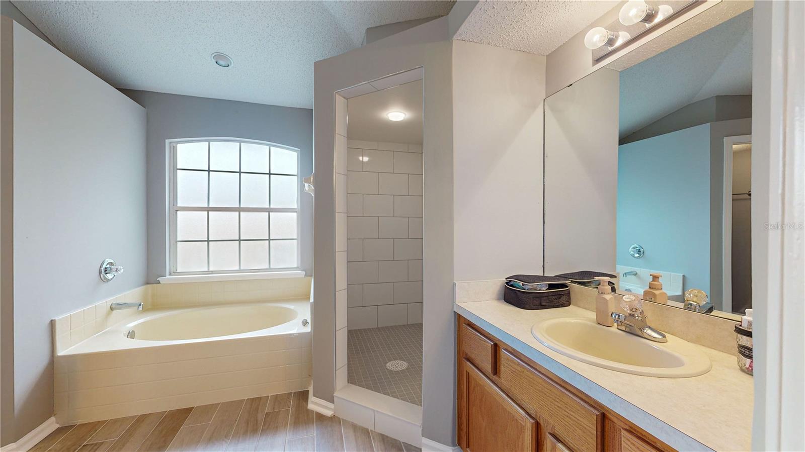 Image 22 of 42 For 1441 Laurel Oak Drive