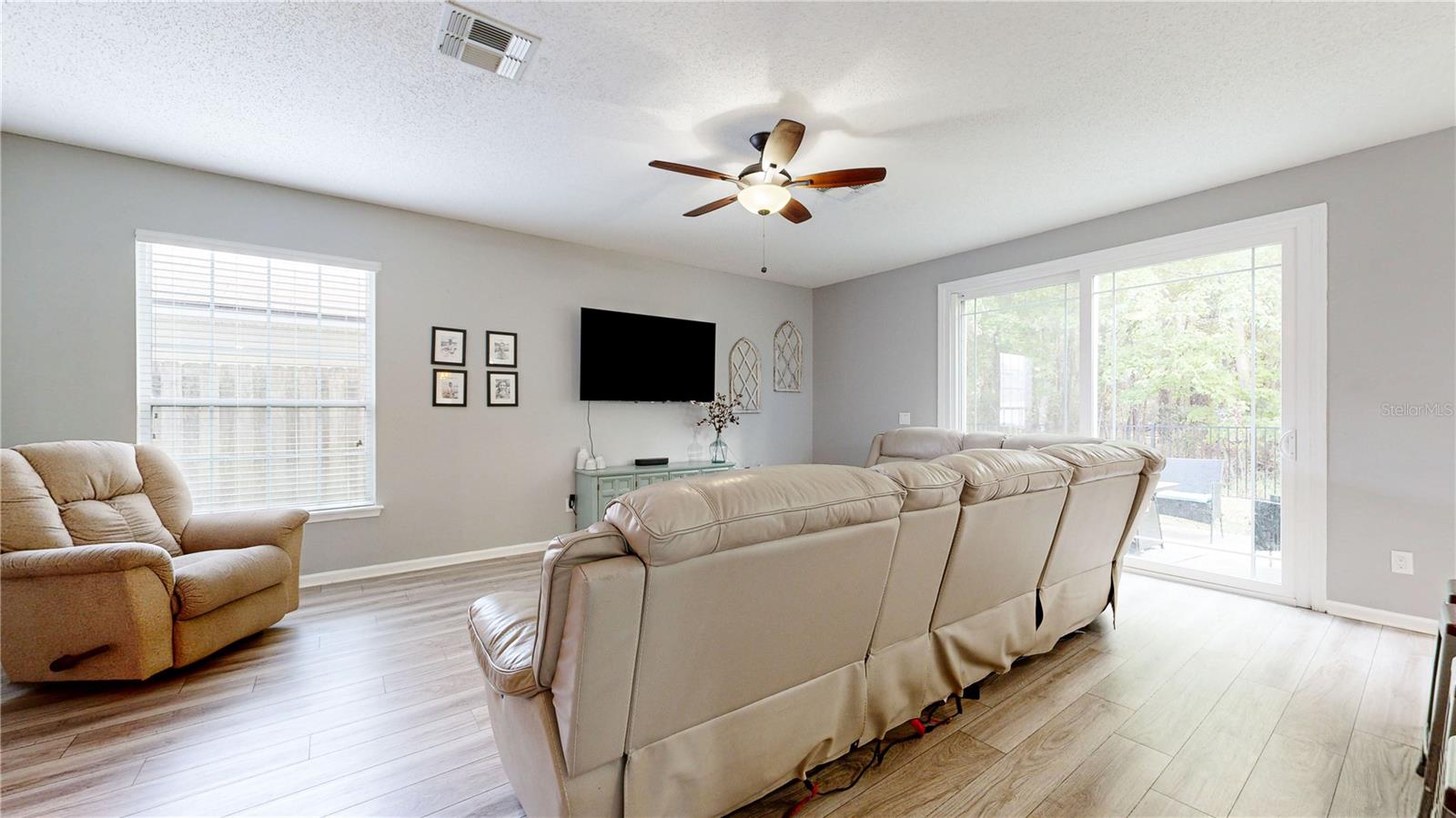 Image 6 of 42 For 1441 Laurel Oak Drive