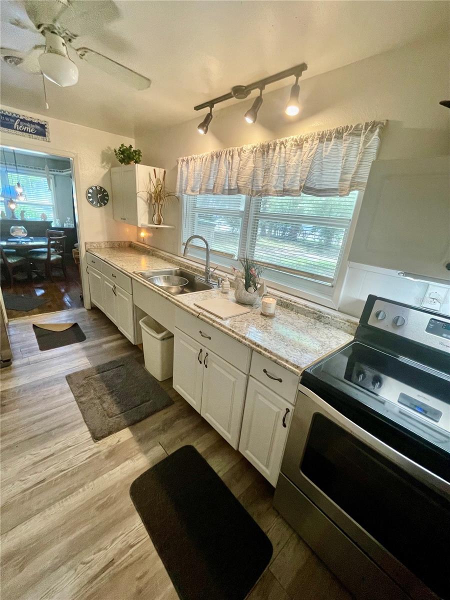 Image 11 of 88 For 578 3rd Street