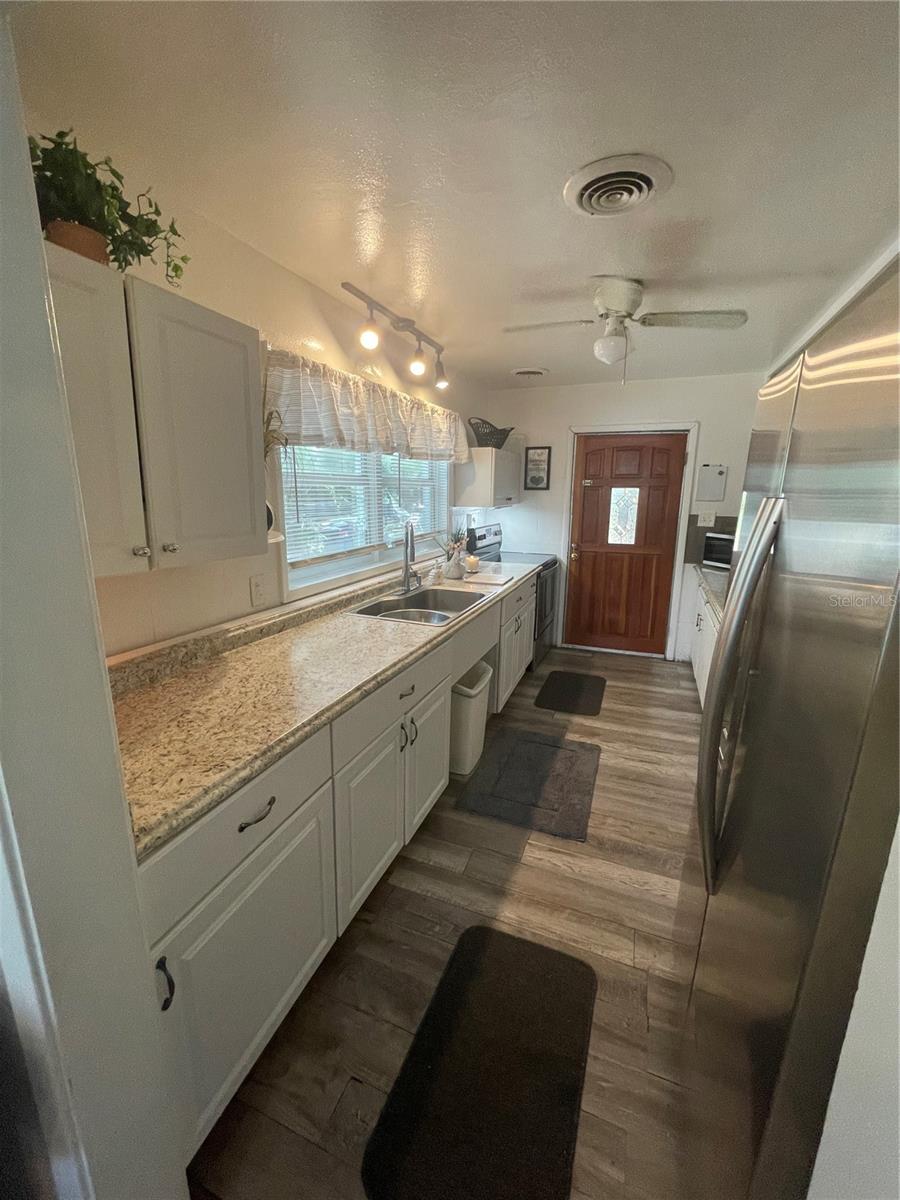 Image 13 of 88 For 578 3rd Street