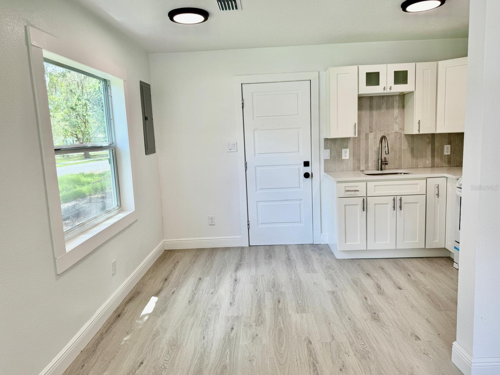 Image 4 of 18 For 38706 8th Avenue