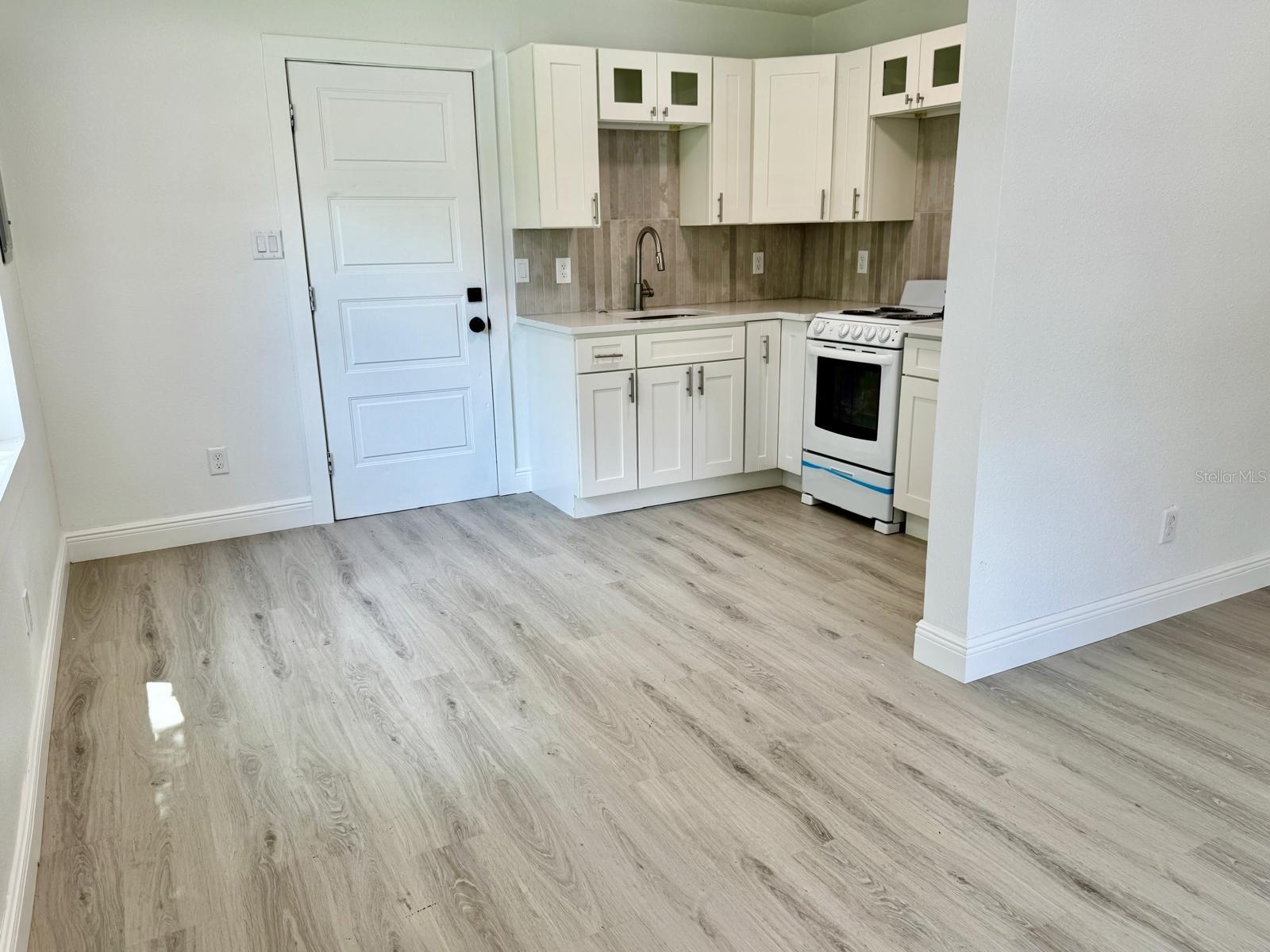 Image 5 of 18 For 38706 8th Avenue