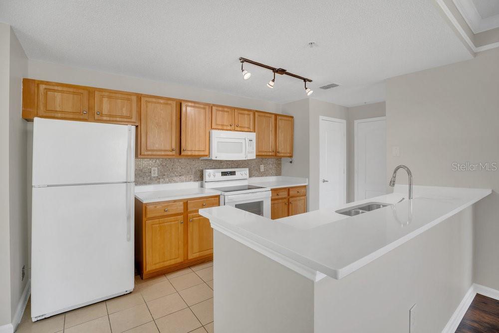 Image 11 of 44 For 12414 Baleria Cove 104