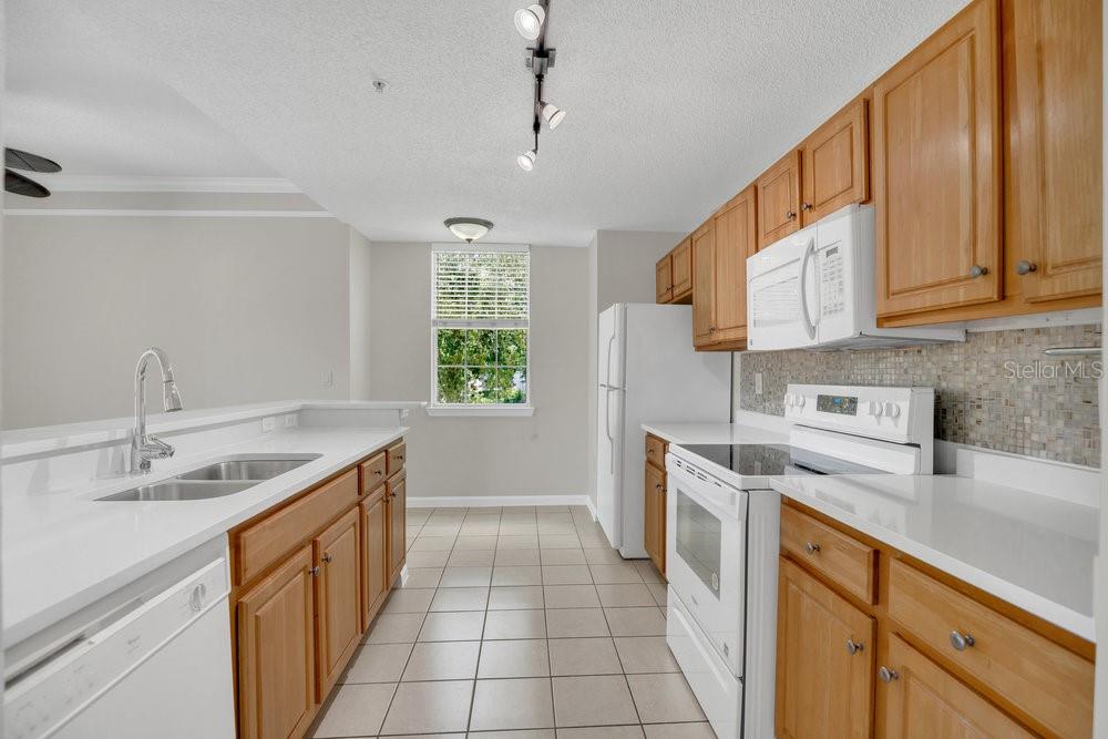 Image 9 of 44 For 12414 Baleria Cove 104