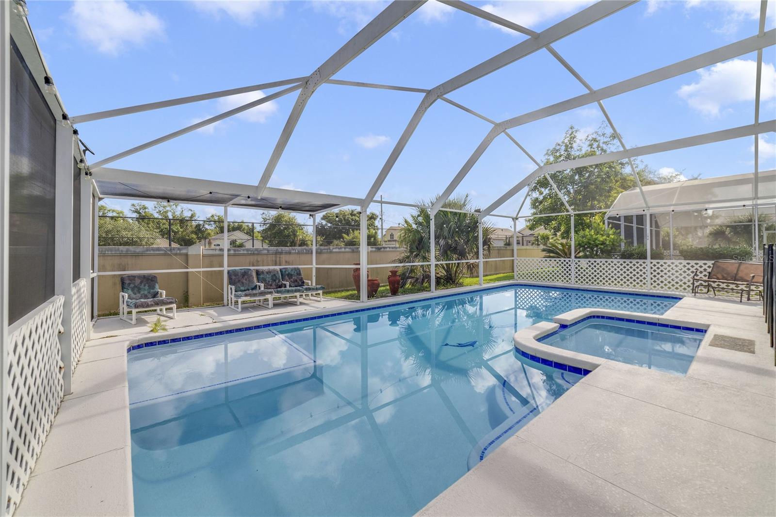 Image 16 of 20 For 4533 Oakbrook Court