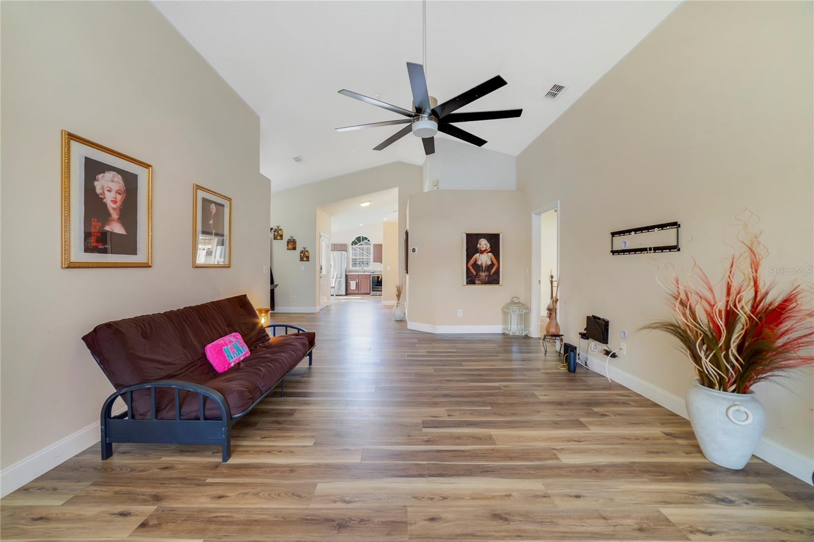 Image 3 of 20 For 4533 Oakbrook Court