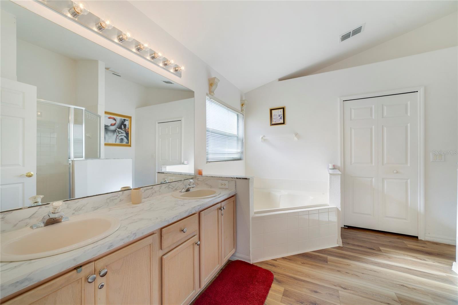 Image 8 of 20 For 4533 Oakbrook Court