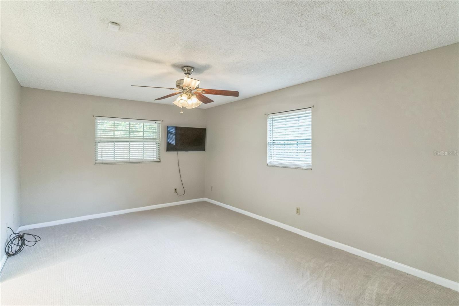 Image 21 of 31 For 403 Broadview Avenue
