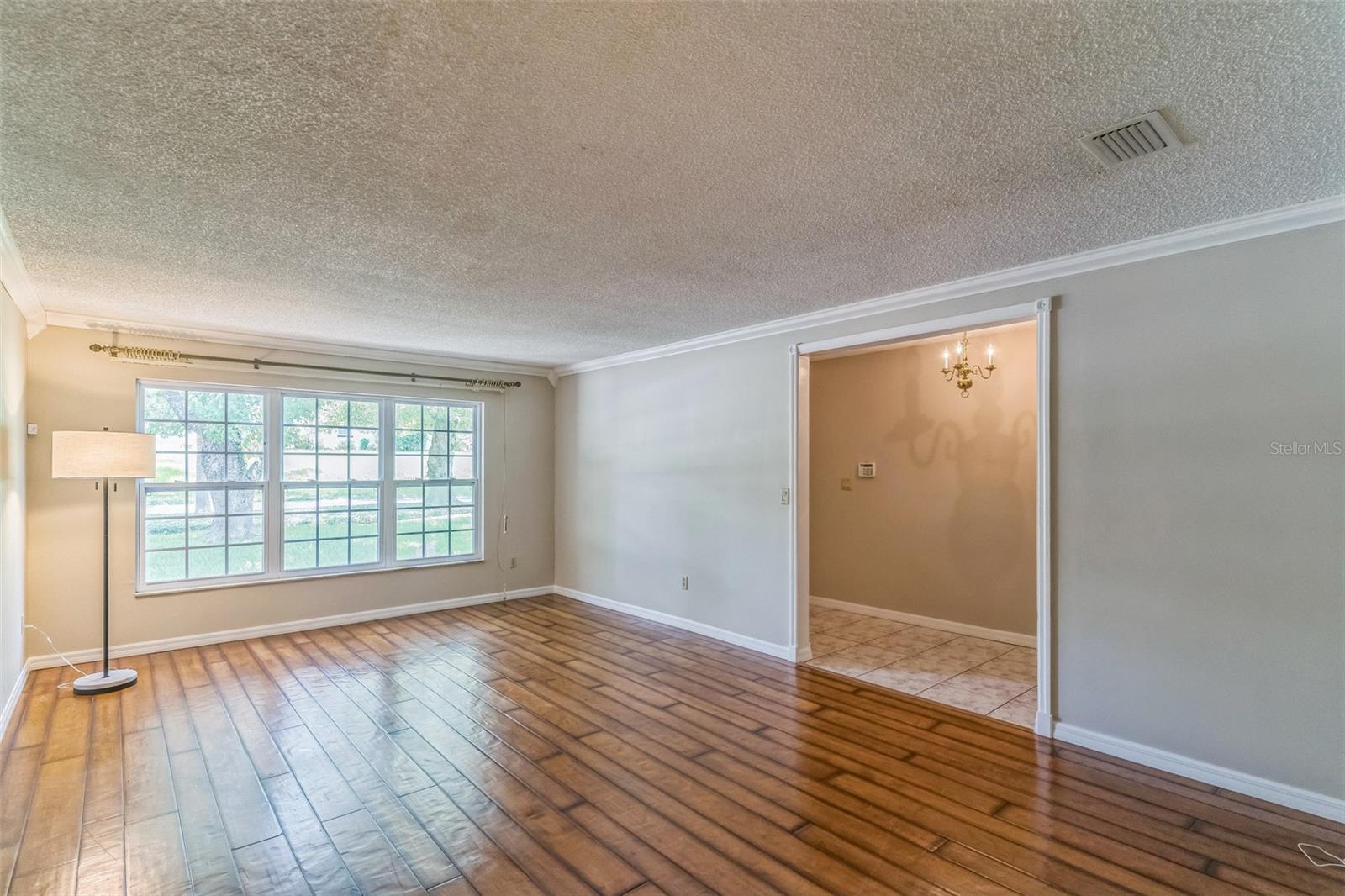 Image 8 of 31 For 403 Broadview Avenue