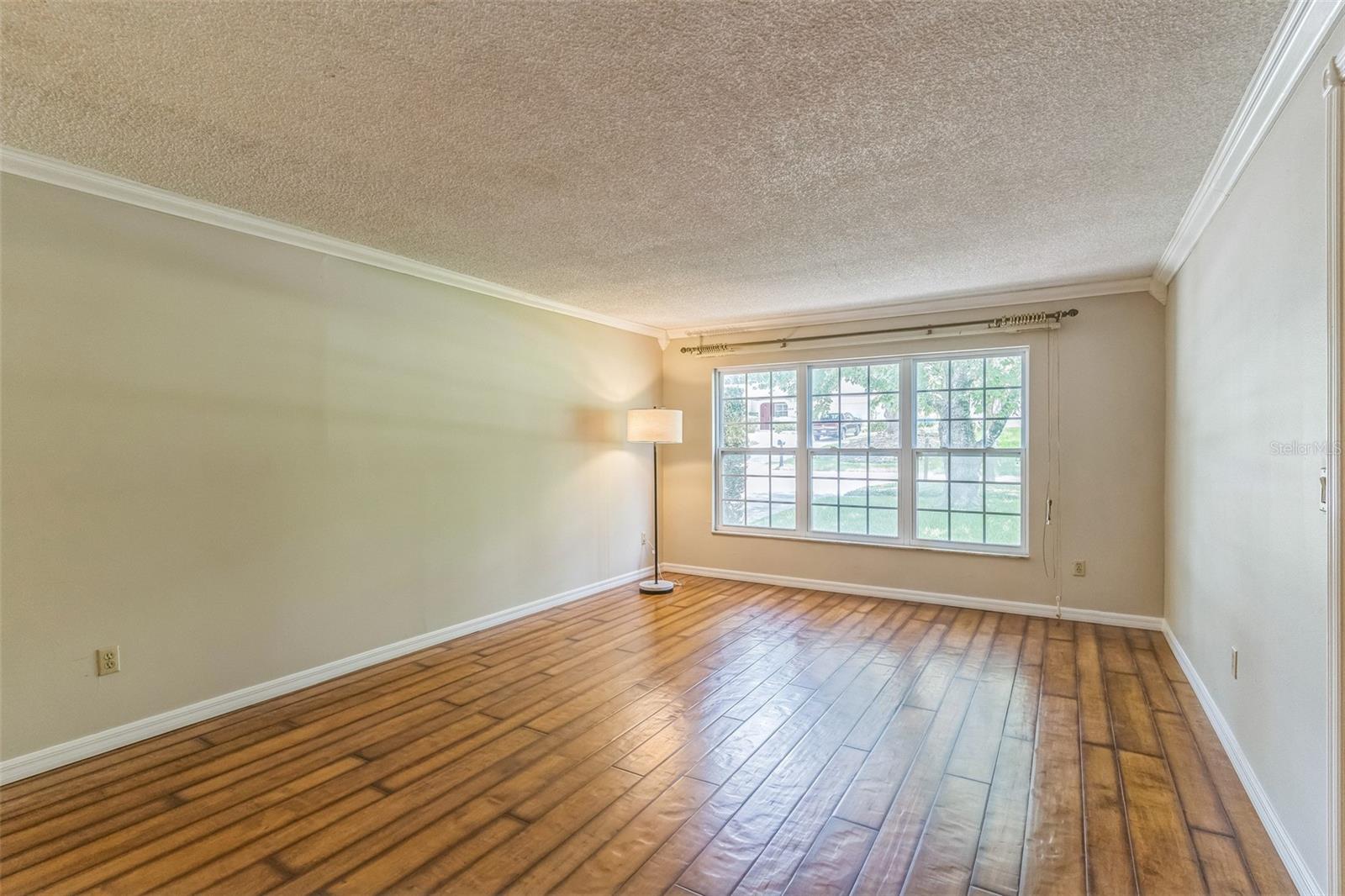 Image 9 of 31 For 403 Broadview Avenue